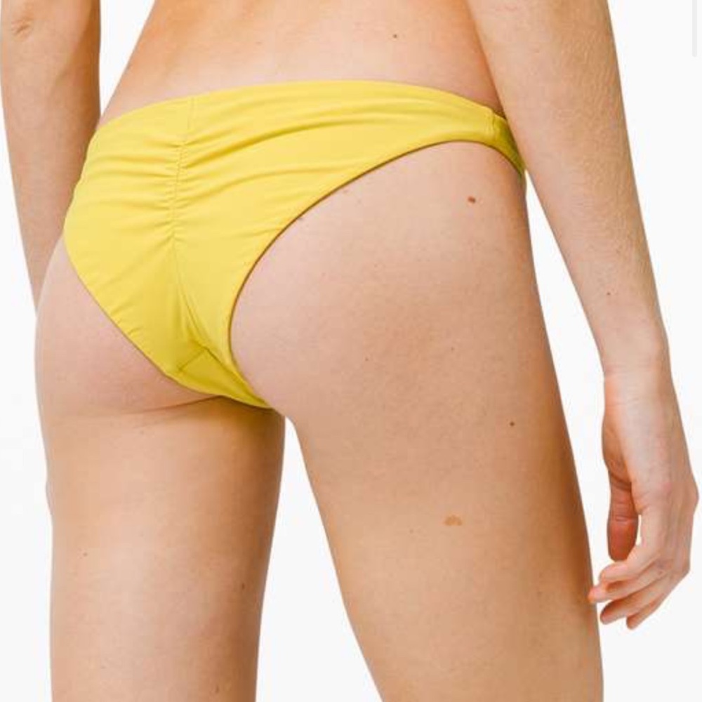 159. NWT Lululemon Sun Soaker Cheeky Bottom *Low Rise
Soleil
